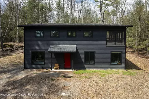 1442 Glasco Tpke, Saugerties, NY 12477