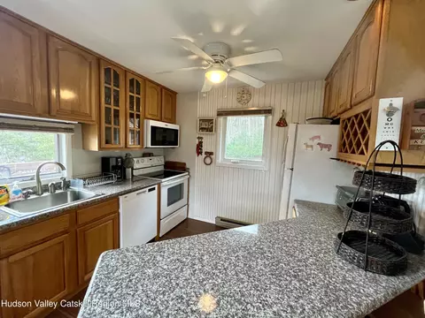 Kitchen - 72 Hunter Dr #L-7, Hunter, NY 12442 photo 1 of 1