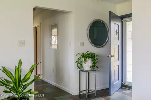 Entry Way - 596 Hoagerburgh Rd, Wallkill, NY 12589 photo 2 of 2