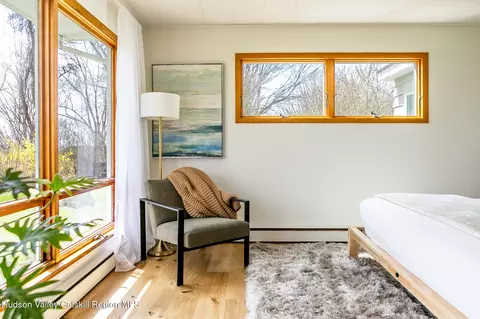 Bedroom - 596 Hoagerburgh Rd, Wallkill, NY 12589 photo 3 of 4
