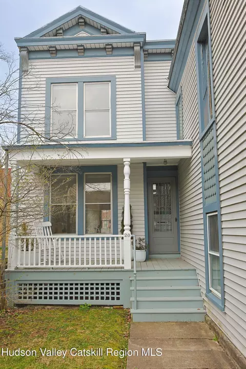 18-20 S 6th St, Hudson, NY 12534