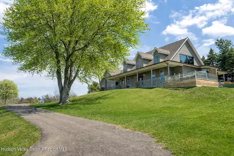 350 Taghkanic Rd, Elizaville, NY 12523