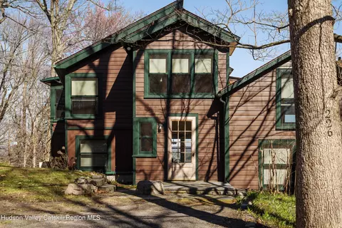226 Burroughs Dr, West Park, NY 12493