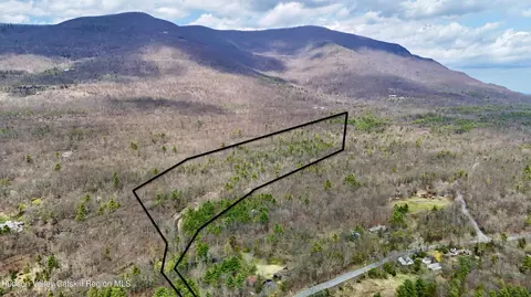 2044 Glasco Tpke, Woodstock, NY 12498
