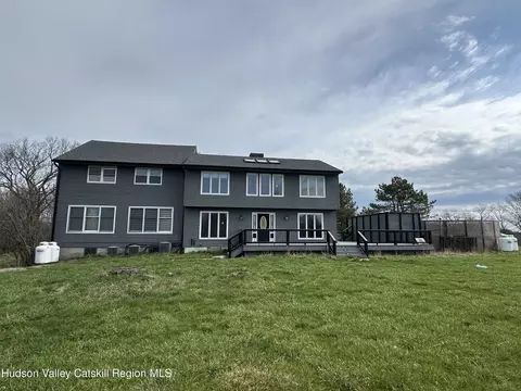 90 Ingalside Rd, Greenville, NY 12083