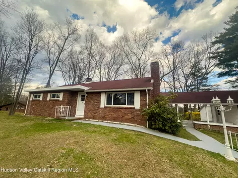 134 Prospect St, Port Ewen, NY 12466