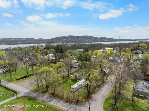 3 Wayne St, Athens, NY 12015