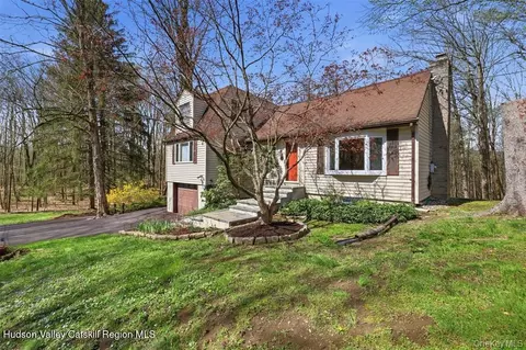 307 Old Kingston Rd, New Paltz, NY 12561