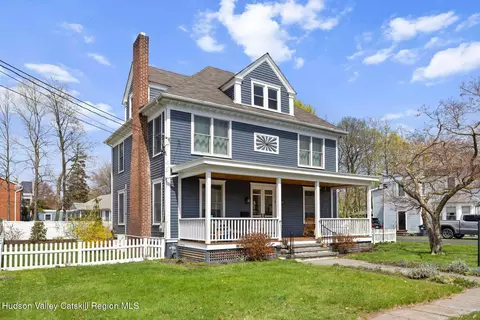 9 Lafayette St, Saugerties, NY 12477