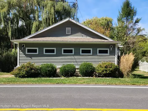 1003 River Rd, Schodack, NY 12156