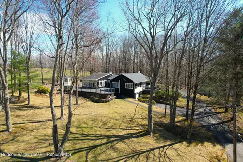 8 W Delaware Pl Ext, Smallwood, NY 12778