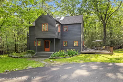 501 Ohayo Mountain Rd, Woodstock, NY 12498