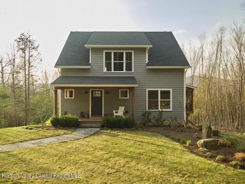 95 Mill Rock Rd, Accord, NY 12404