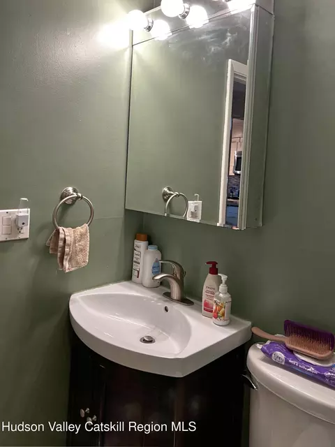 Bath - 32 Highlands Dr #I-6, Hunter, NY 12442 photo 2 of 2