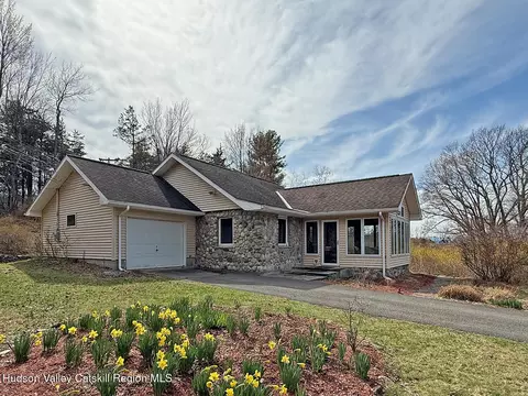 335 Miller Road 1, Hudson, NY 12534
