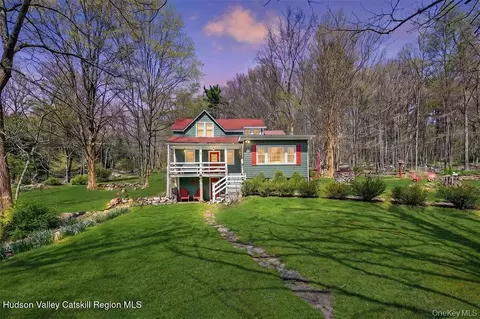 217 Church Rd, Pine Bush, NY 12566