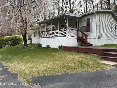 42 Idaho St, Connelly, NY 12417