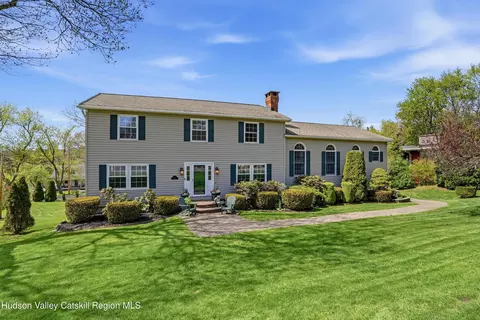 496 Mountain View Ave, Hurley, NY 12443