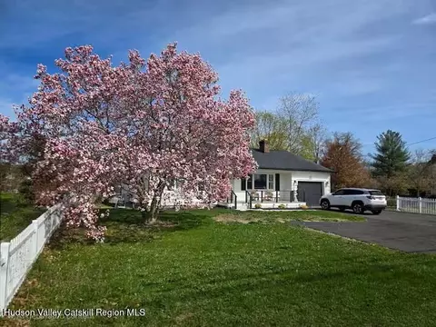 212 Joslen Blvd, Hudson, NY 12534