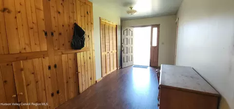 Entry Way - 5447 Rt23a, Haines Falls, NY 12436 photo 2 of 4