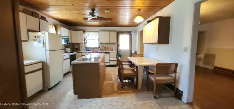 Entry Way - 5447 Rt23a, Haines Falls, NY 12436 photo 1 of 4