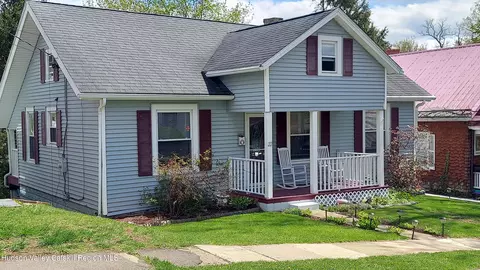 22 Van Gaasbeck St, Kingston, NY 12401