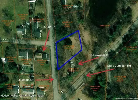 16 Lakeside Dr, Catskill, NY 12414