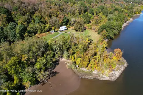 219-237 Swezey Rd, Coxsackie, NY 12051