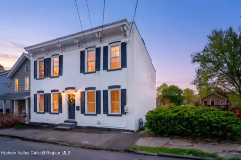 72 Hunter St, Kingston, NY 12401