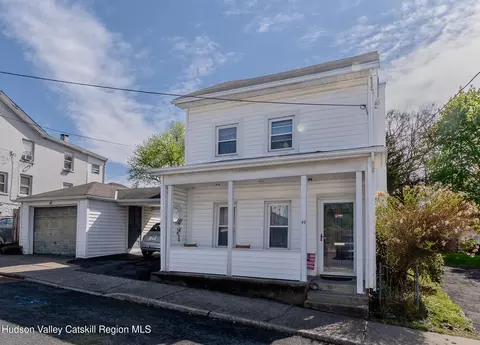 44 Hanratty St, Kingston, NY 12401