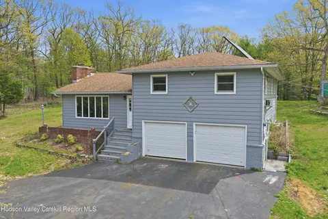103 Laurel Ln, Saugerties, NY 12477