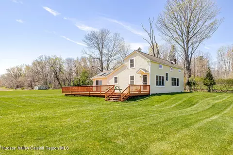 81 Black Grocery Rd, Hillsdale, NY 12529