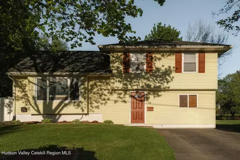 Exterior - 10 Cambridge Dr, Red Hook, NY 12571 photo 5 of 6