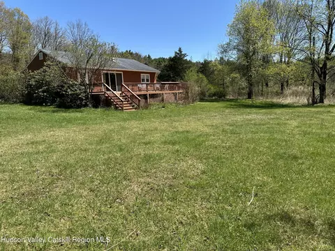 28 Shultis Farm Rd, Bearsville, NY 12409