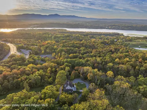 4317 Ny-23, Hudson, NY 12534