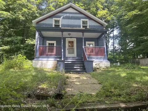 52 N Center St, Millerton, NY 12546