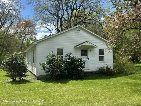 1154 County Road 25, Kinderhook, NY 12106