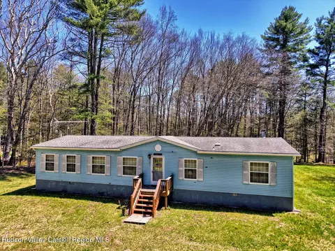 63 Meadow Rd, Cairo, NY 12413