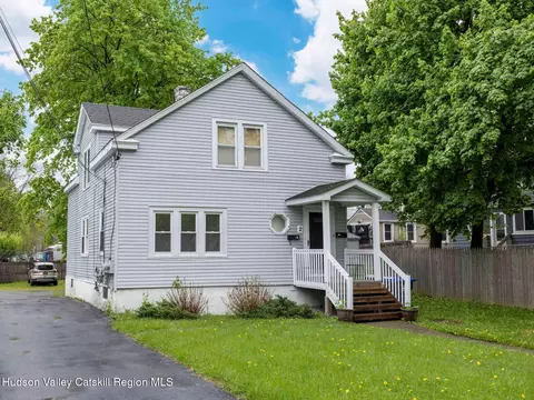 2 Poplar St, Poughkeepsie, NY 12601