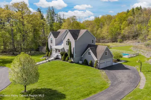 59 Cole Bank Rd, Saugerties, NY 12477