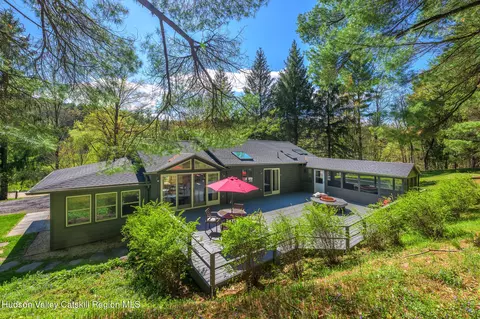 709 New Concord Rd, East Chatham, NY 12060