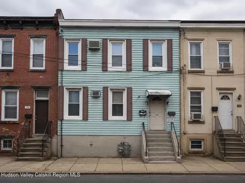 118 Adams St, Troy, NY 12180