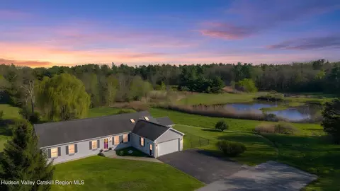 25 Spada Dr, Saugerties, NY 12477