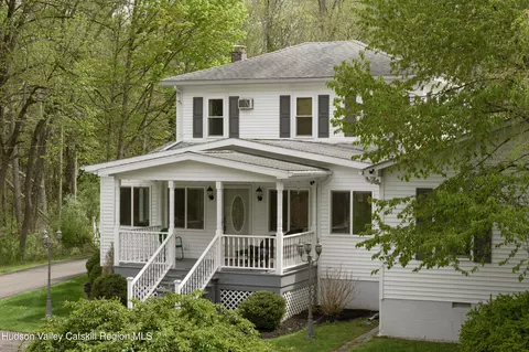 532 Springtown Rd, New Paltz, NY 12561