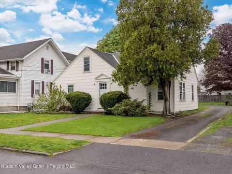 14 Koeppel Ave, Catskill, NY 12414