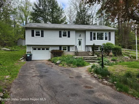 384 Fish Creek Rd, Saugerties, NY 12477
