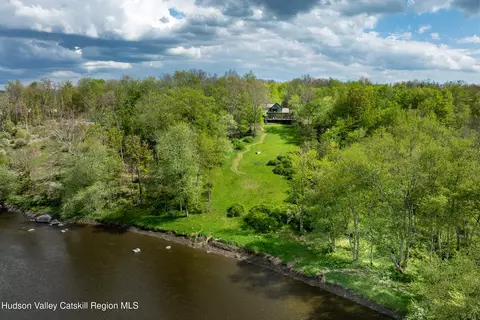 25 River Park Dr, New Paltz, NY 12561