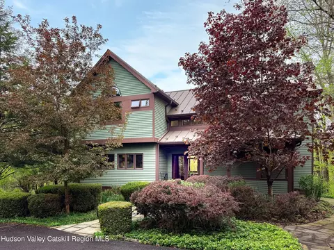 25 River Park Dr, New Paltz, NY 12561