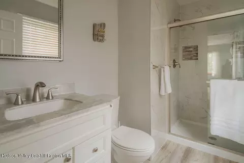 Bath - 4 Echo Valley Rd, Red Hook, NY 12571 photo 2 of 3
