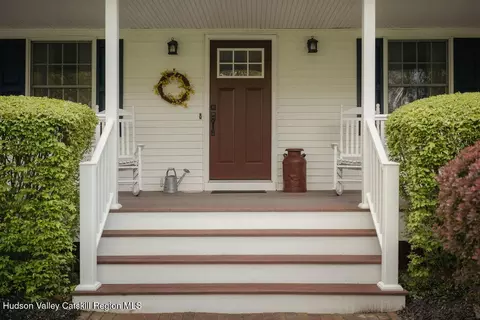 Exterior - 4 Echo Valley Rd, Red Hook, NY 12571 photo 2 of 11
